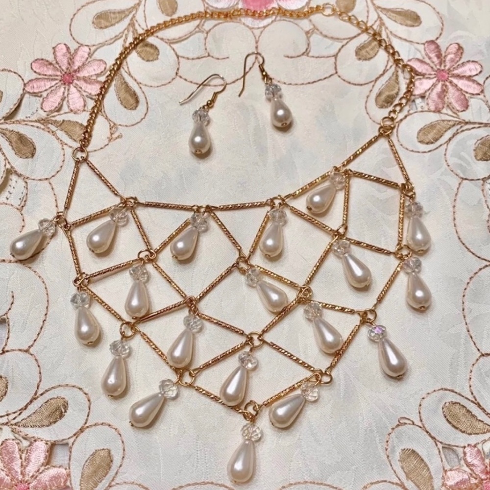 💍 Stunning CZ Pearl Chest Piece Necklace 💍
